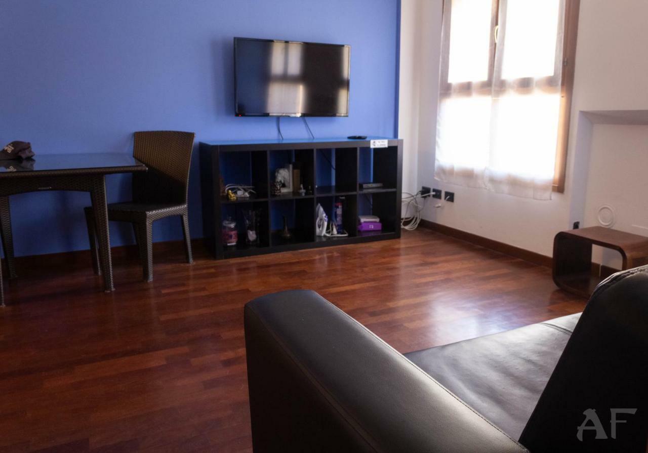 Corso San Gottardo - Darsena Flat Apartment Милано Екстериор снимка