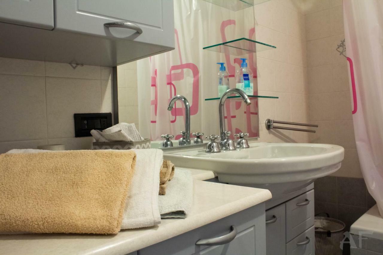 Corso San Gottardo - Darsena Flat Apartment Милано Екстериор снимка